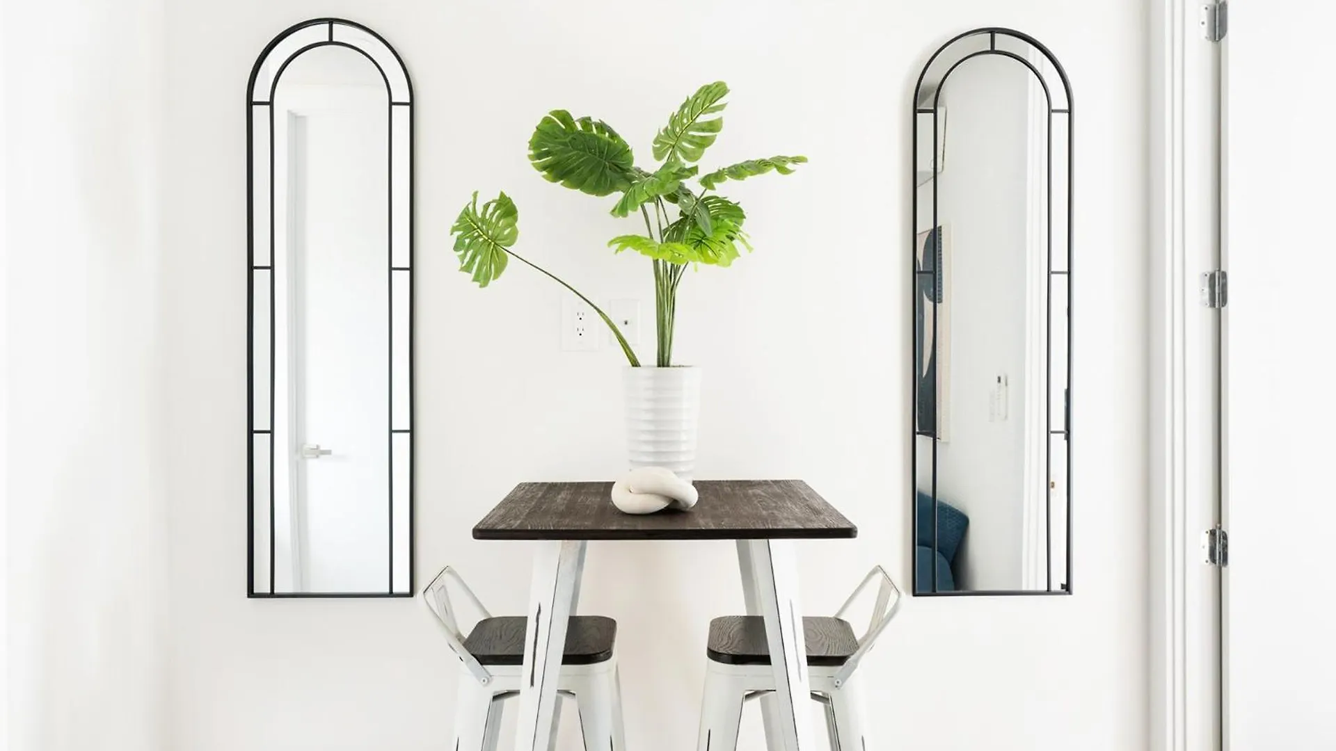 48-4Fe 2Br Prime Midtown West Daire New York